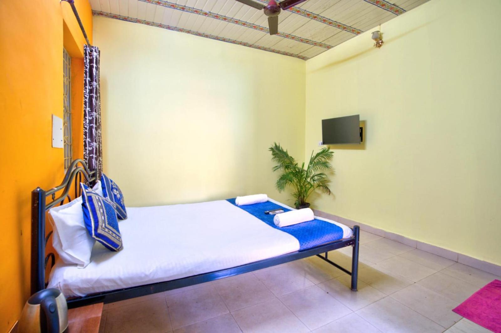 Hotel Savita カラングート エクステリア 写真